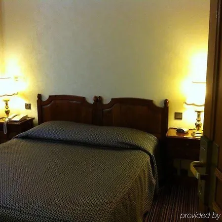 Hotell Saint Christophe Paris