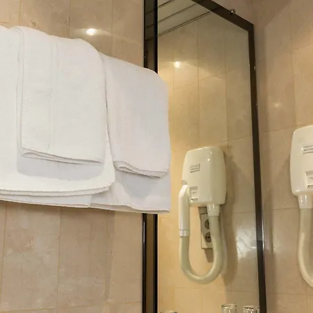 Hotell Saint Christophe Paris