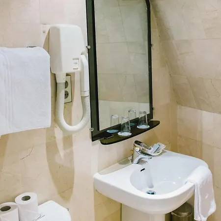 Hotell Saint Christophe Paris