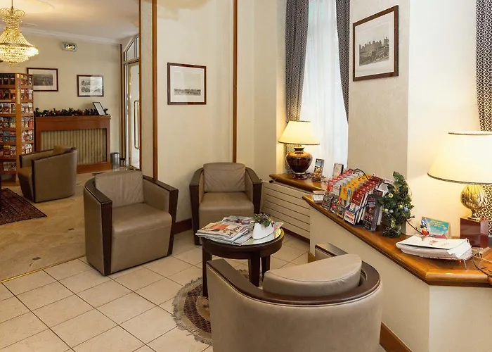 Отель Saint Christophe Париж