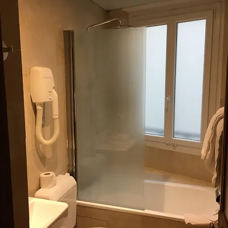 Hotel Saint Christophe 3*