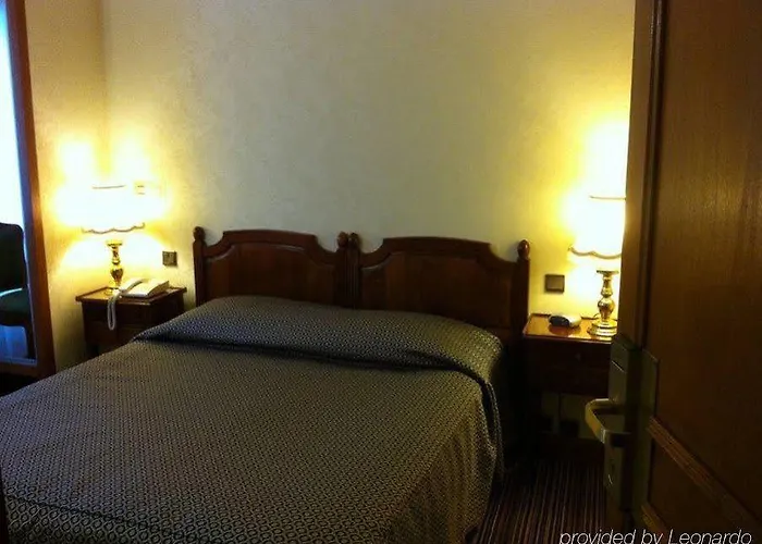 Hotel Saint Christophe Parigi